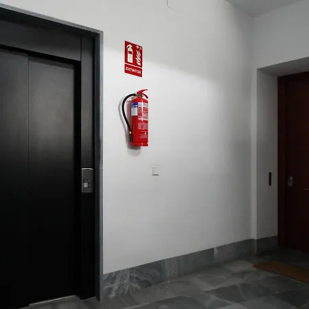 Ry Aparcamiento Incluido Junto A Catedral Ideal Parejas Sevilla Exterior foto